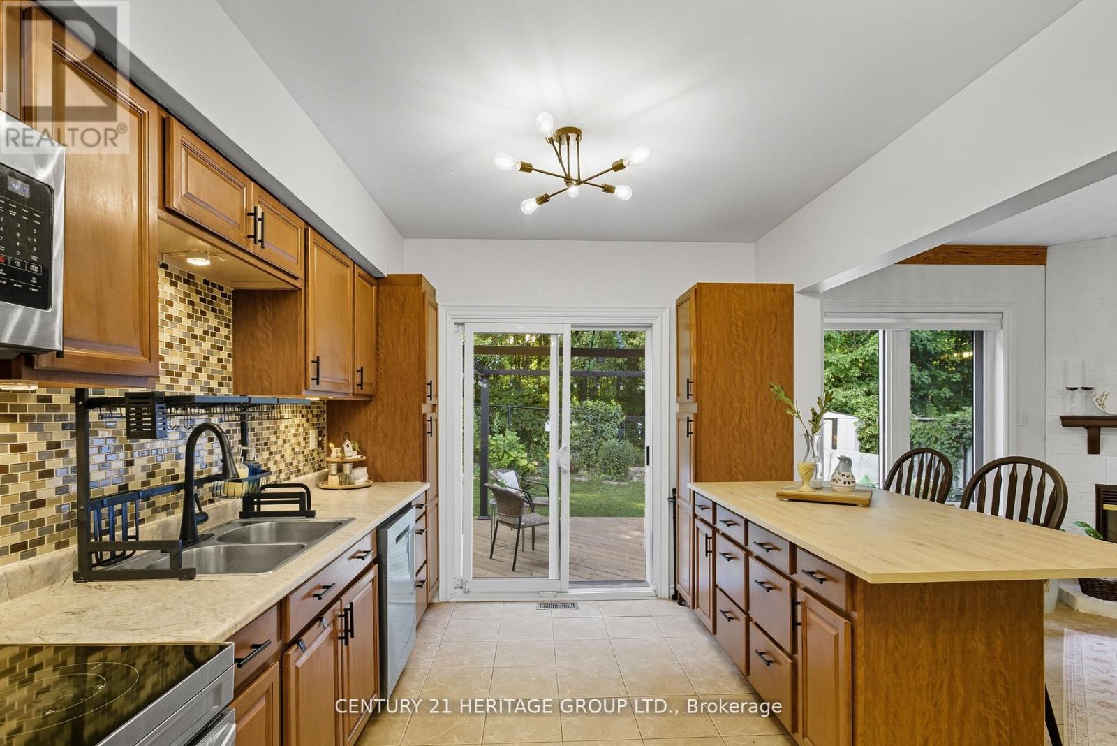 398 Carruthers Avenue, Newmarket, Ontario  L3X 2C1 - Photo 16 - N12543438