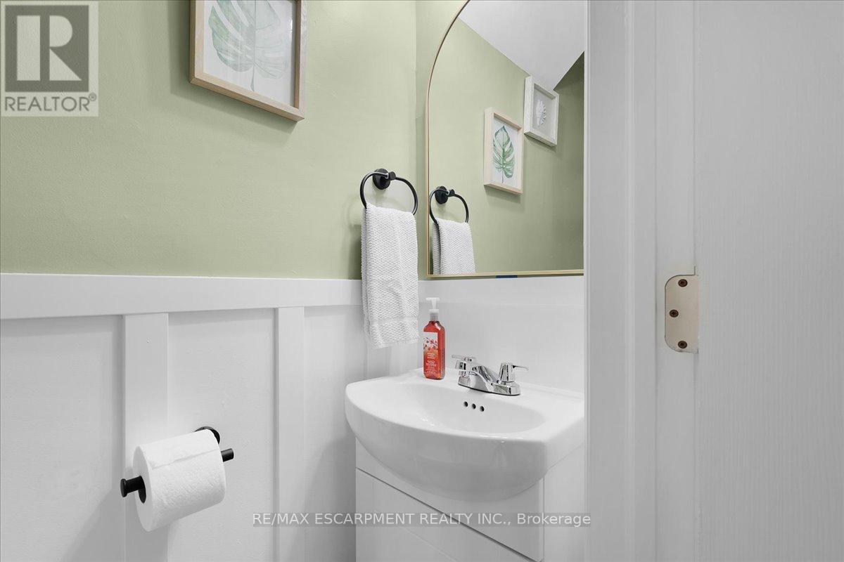 133 Frederick Avenue, Hamilton, Ontario  L8H 4L1 - Photo 6 - X12543448