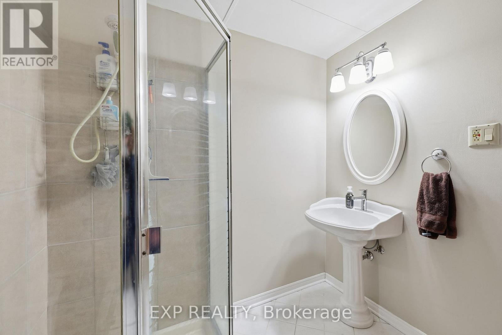 125 Gibson Crescent, Lucan Biddulph, Ontario  N0M 2J0 - Photo 34 - X12543258