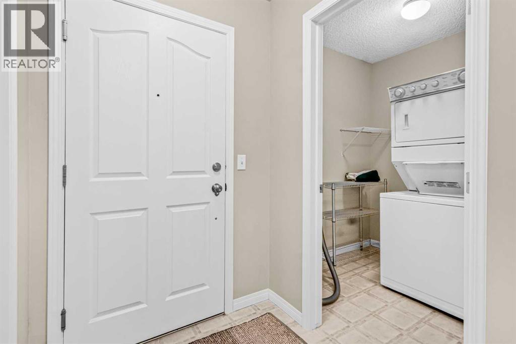 109, 369 Rocky Vista Park Nw, Calgary, Alberta  T3G 5K7 - Photo 2 - A2268202