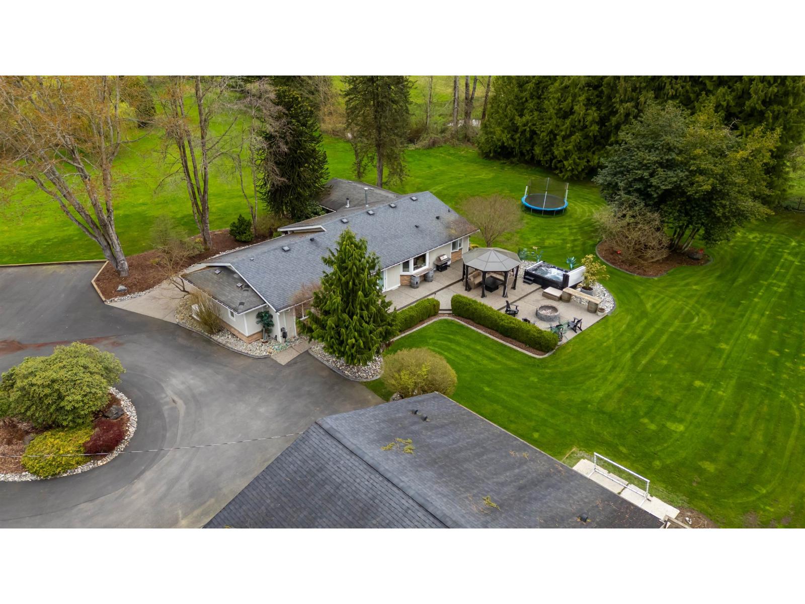 27720 Joanita Place, Abbotsford, British Columbia  V4X 2C3 - Photo 2 - R3066846