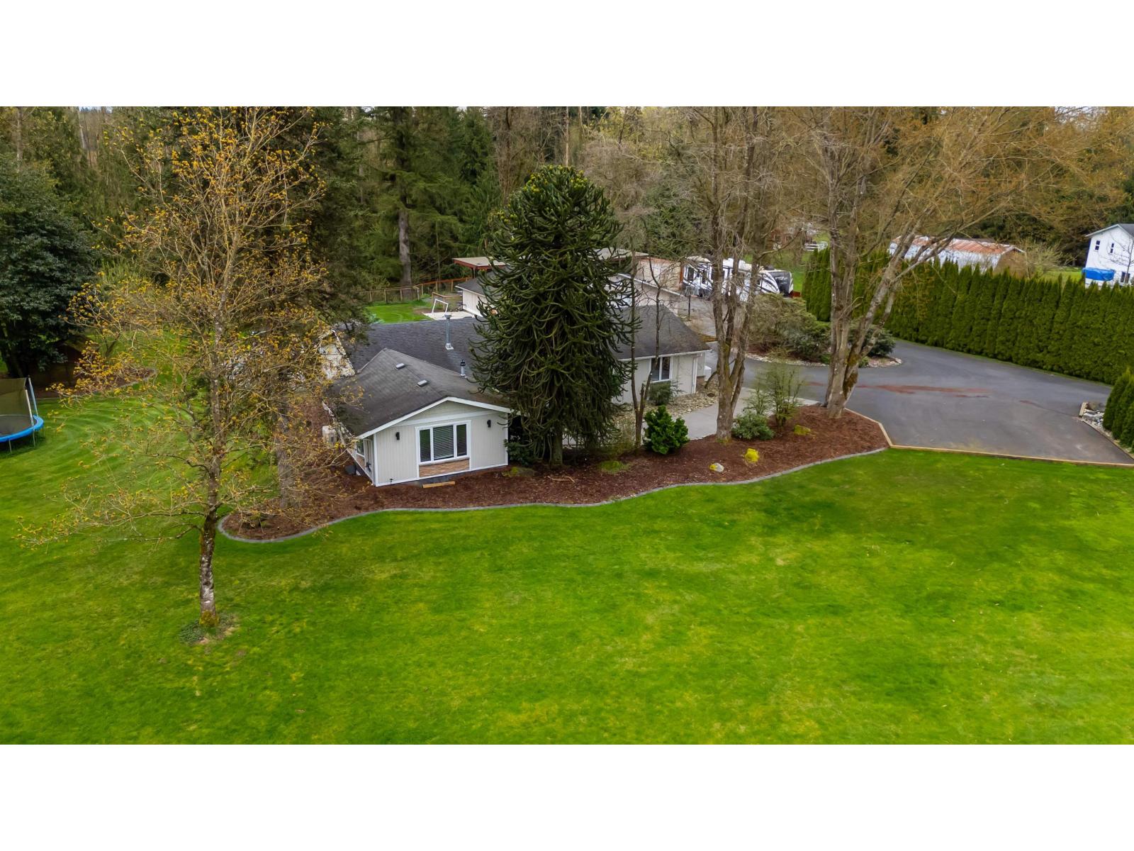 27720 Joanita Place, Abbotsford, British Columbia  V4X 2C3 - Photo 6 - R3066846