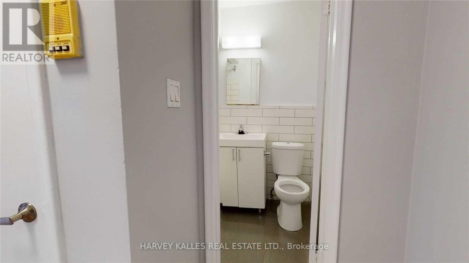 111 - 31 Clearview Heights, Toronto, Ontario  M6M 2A2 - Photo 12 - W12543516