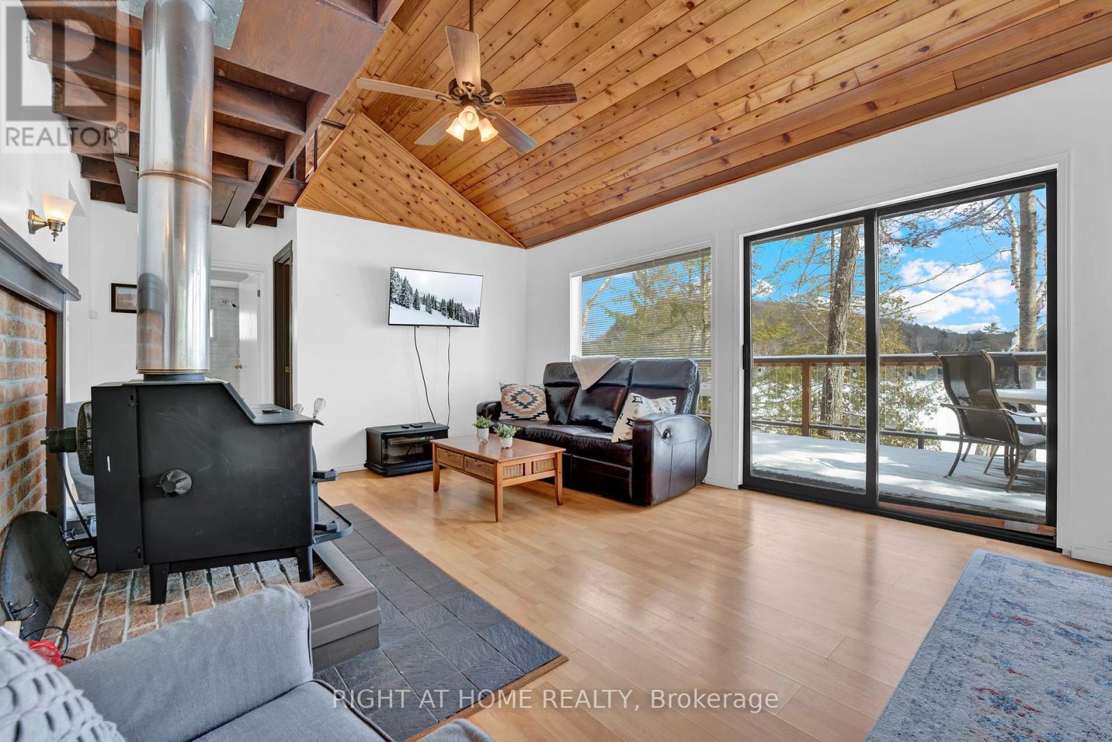 1220 Portage Lake Road, Dysart Et Al, Ontario  K0M 1S0 - Photo 8 - X12543536