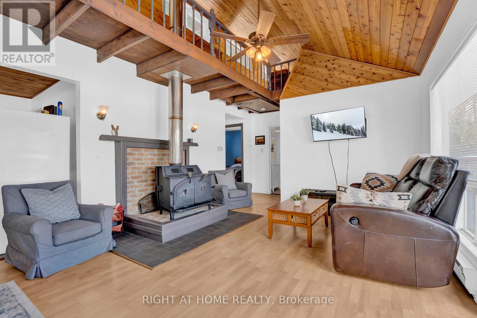 1220 Portage Lake Road, Dysart Et Al, Ontario  K0M 1S0 - Photo 9 - X12543536