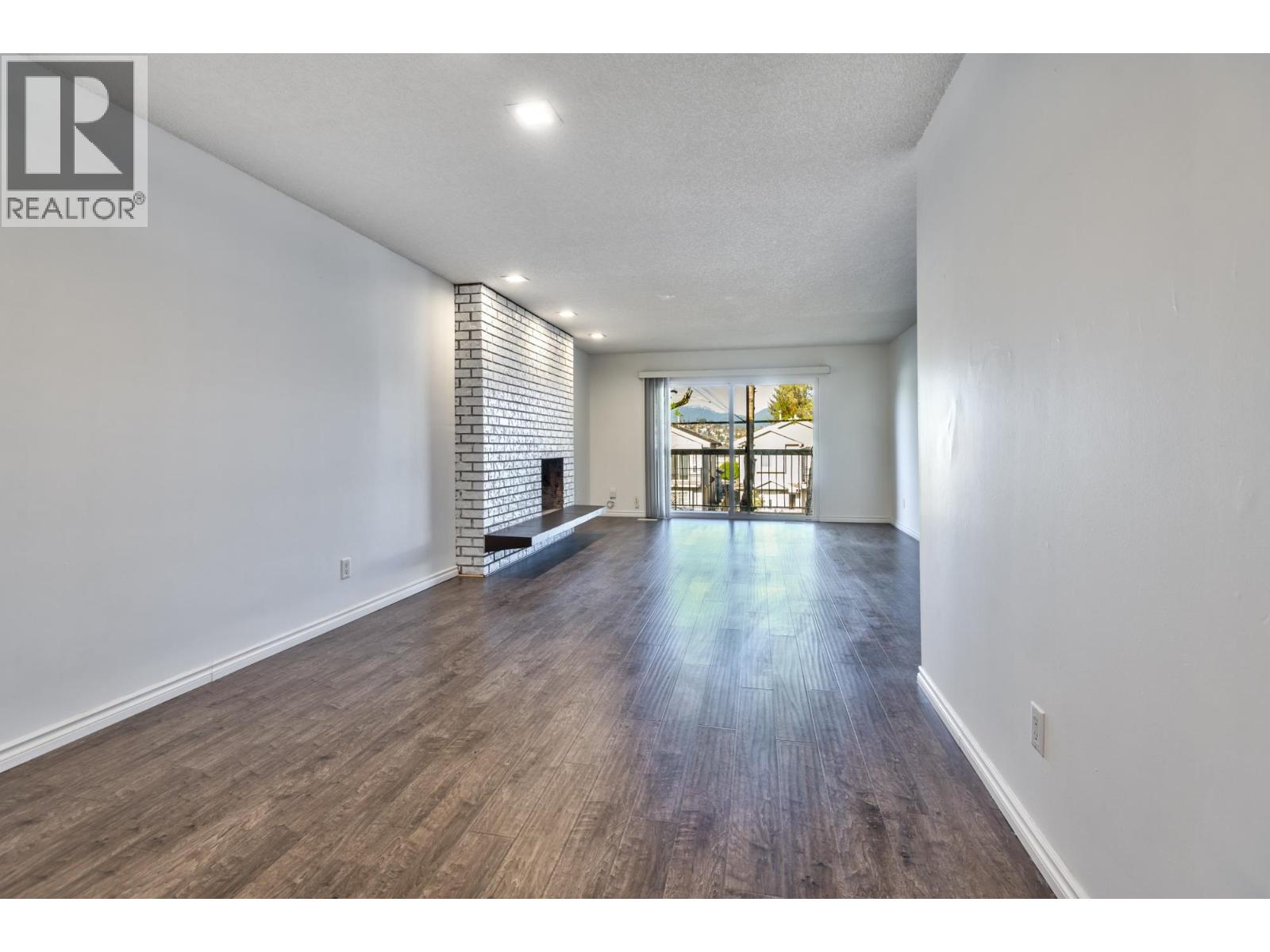 5842 Woodsworth Street, Burnaby, British Columbia V5G 1S7 - Photo 6 - R3067296