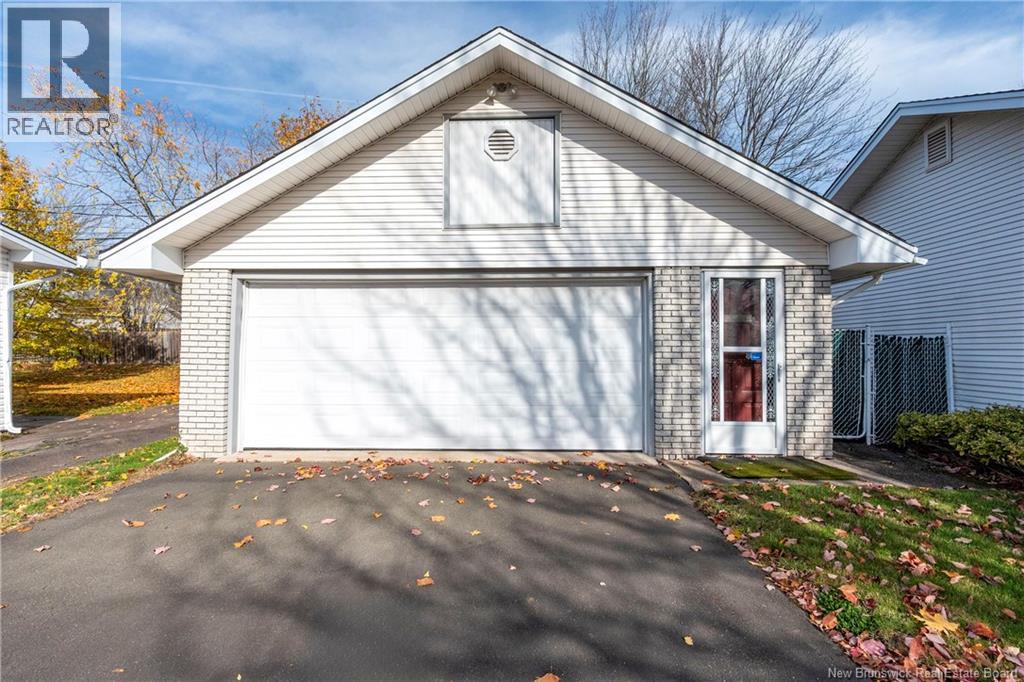 147 Hennessey Drive, Moncton, New Brunswick  E1A 5P2 - Photo 4 - NB129117