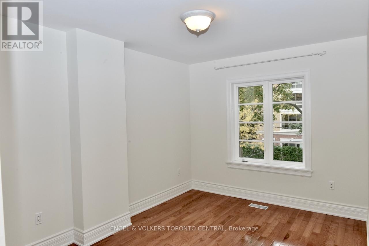 224 Randolph Road, Toronto, Ontario  M4G 3S7 - Photo 19 - C12543542