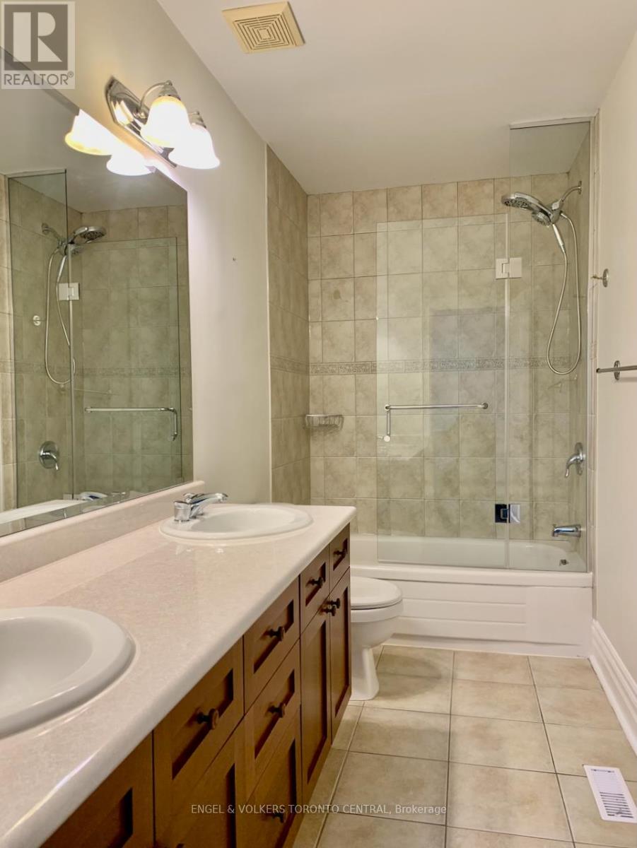 224 Randolph Road, Toronto, Ontario  M4G 3S7 - Photo 22 - C12543542