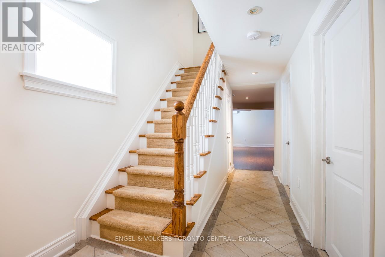 224 Randolph Road, Toronto, Ontario  M4G 3S7 - Photo 23 - C12543542