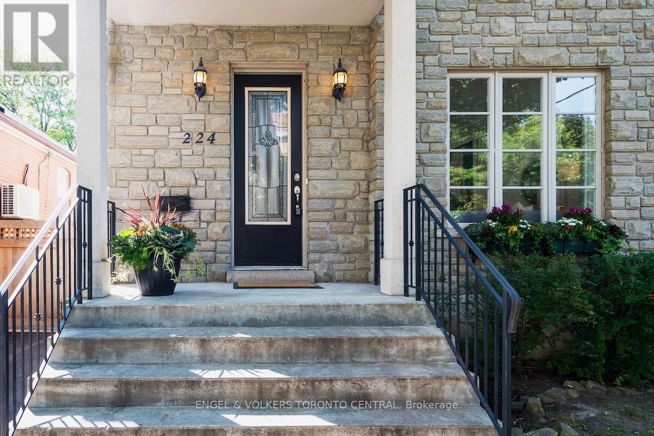 224 Randolph Road, Toronto, Ontario  M4G 3S7 - Photo 3 - C12543542