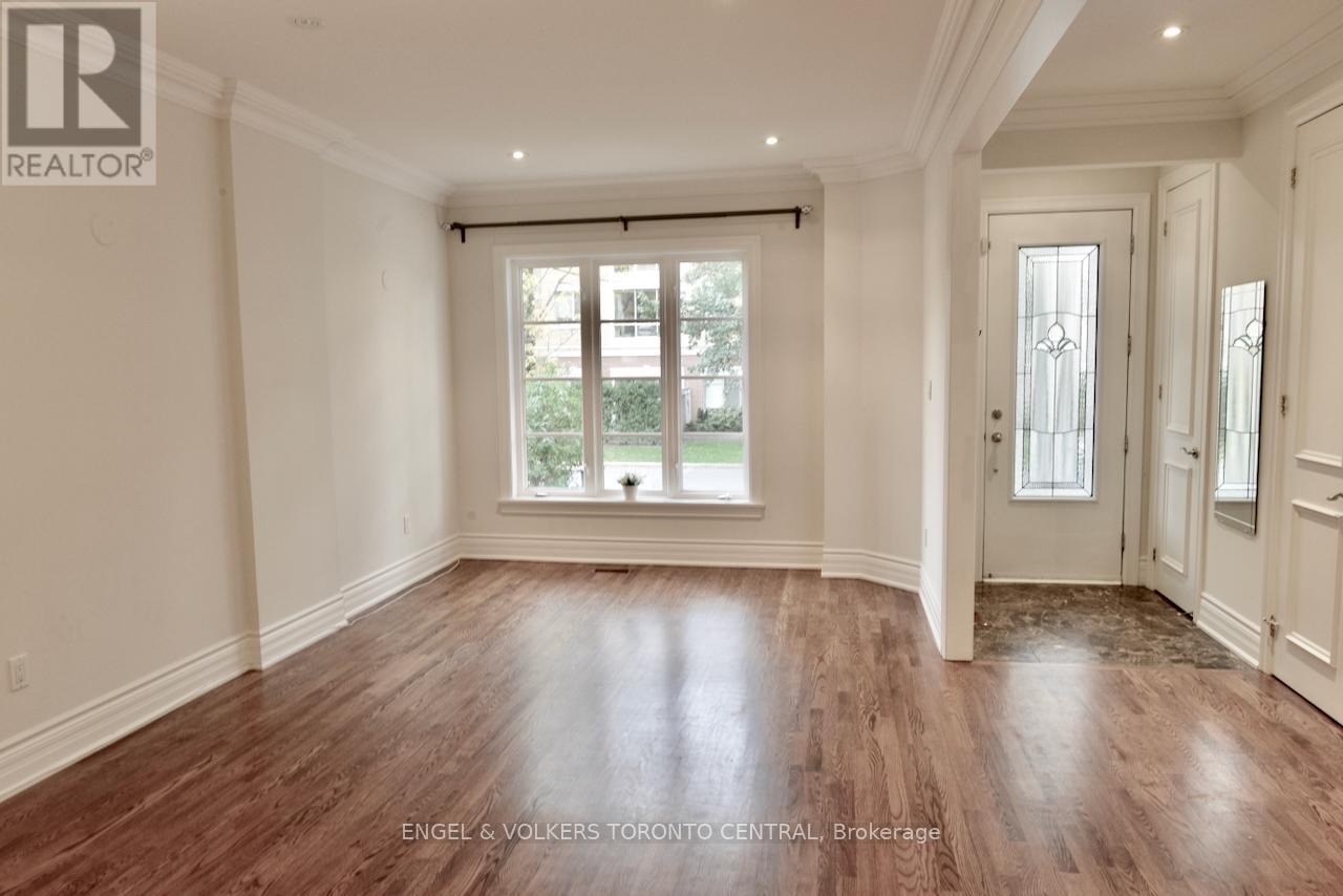 224 Randolph Road, Toronto, Ontario  M4G 3S7 - Photo 5 - C12543542