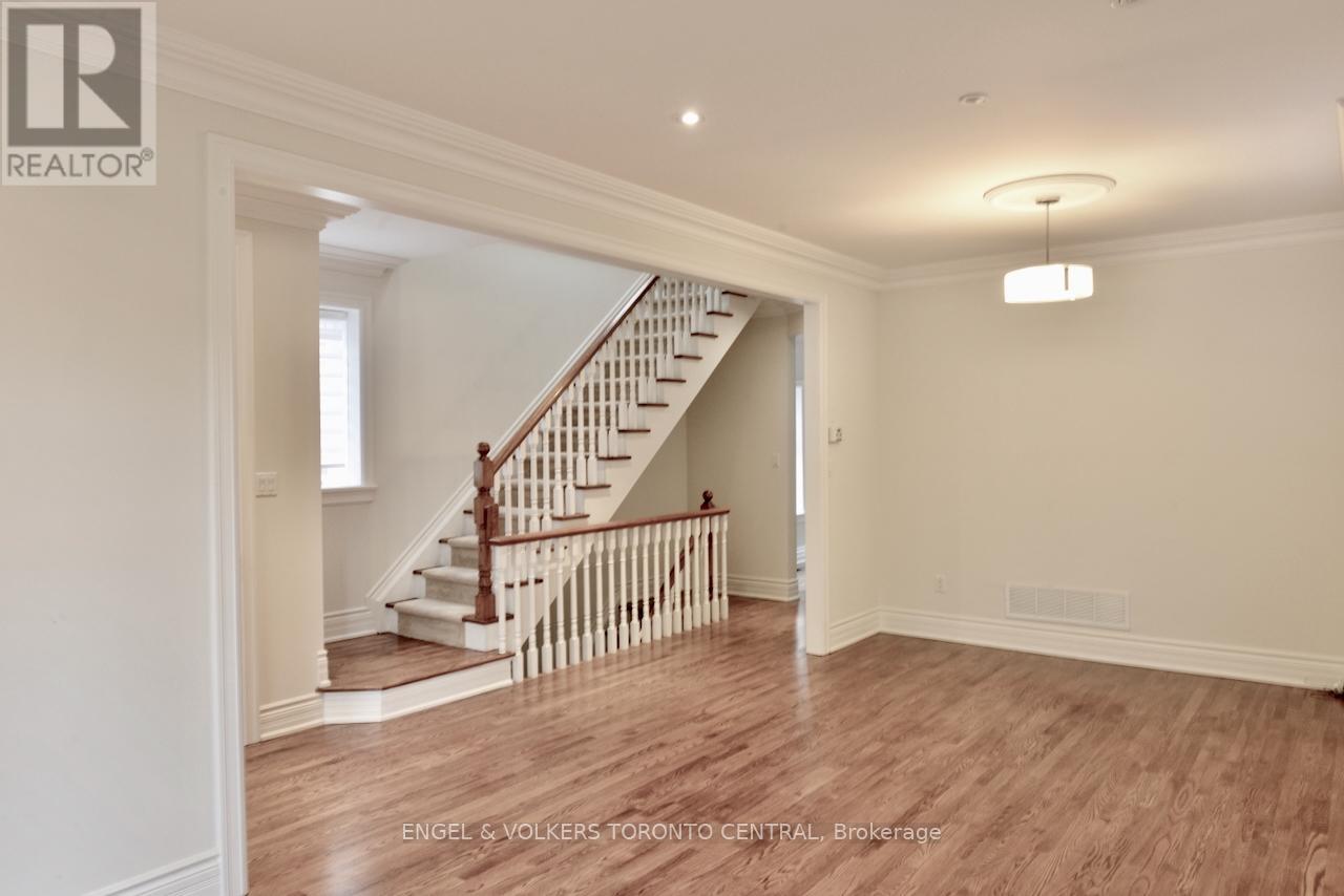 224 Randolph Road, Toronto, Ontario  M4G 3S7 - Photo 6 - C12543542