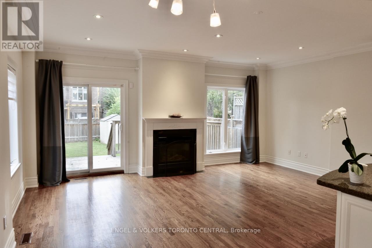 224 Randolph Road, Toronto, Ontario  M4G 3S7 - Photo 9 - C12543542