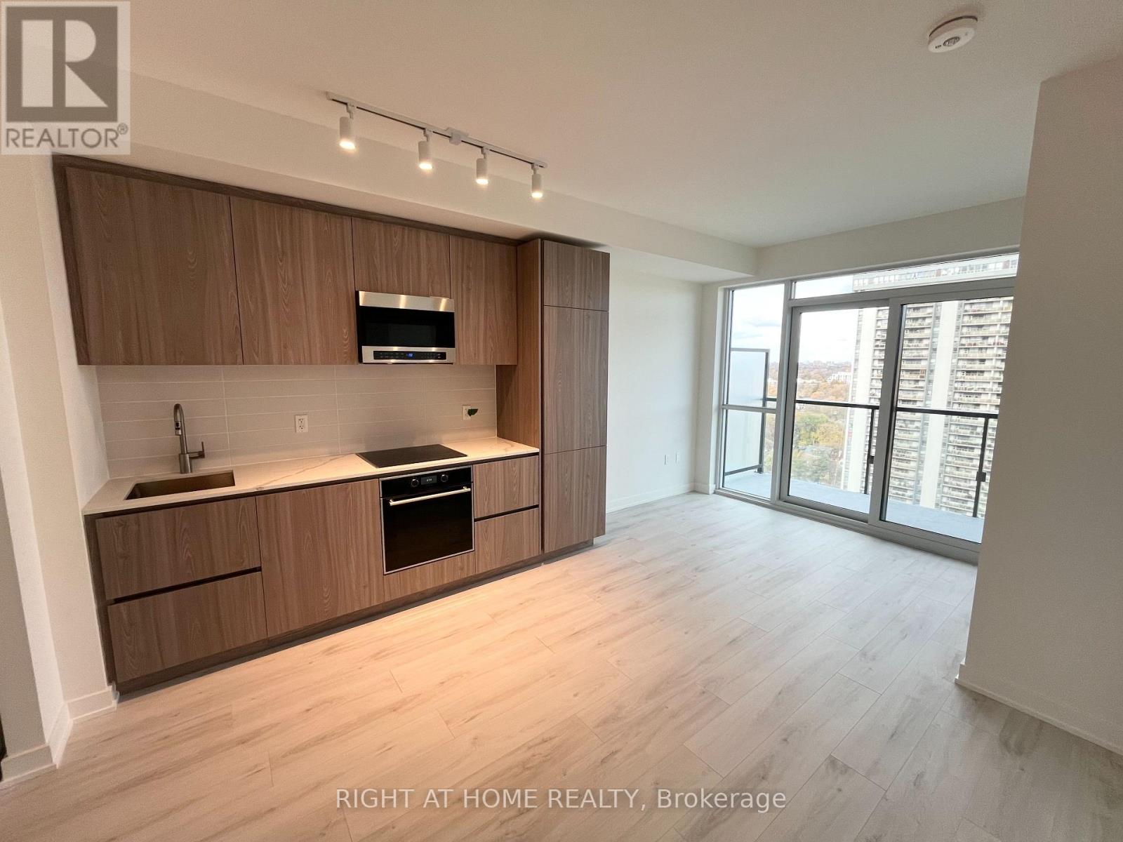 1801n - 120 Broadway Avenue, Toronto, Ontario  M4P 0E9 - Photo 2 - C12543612