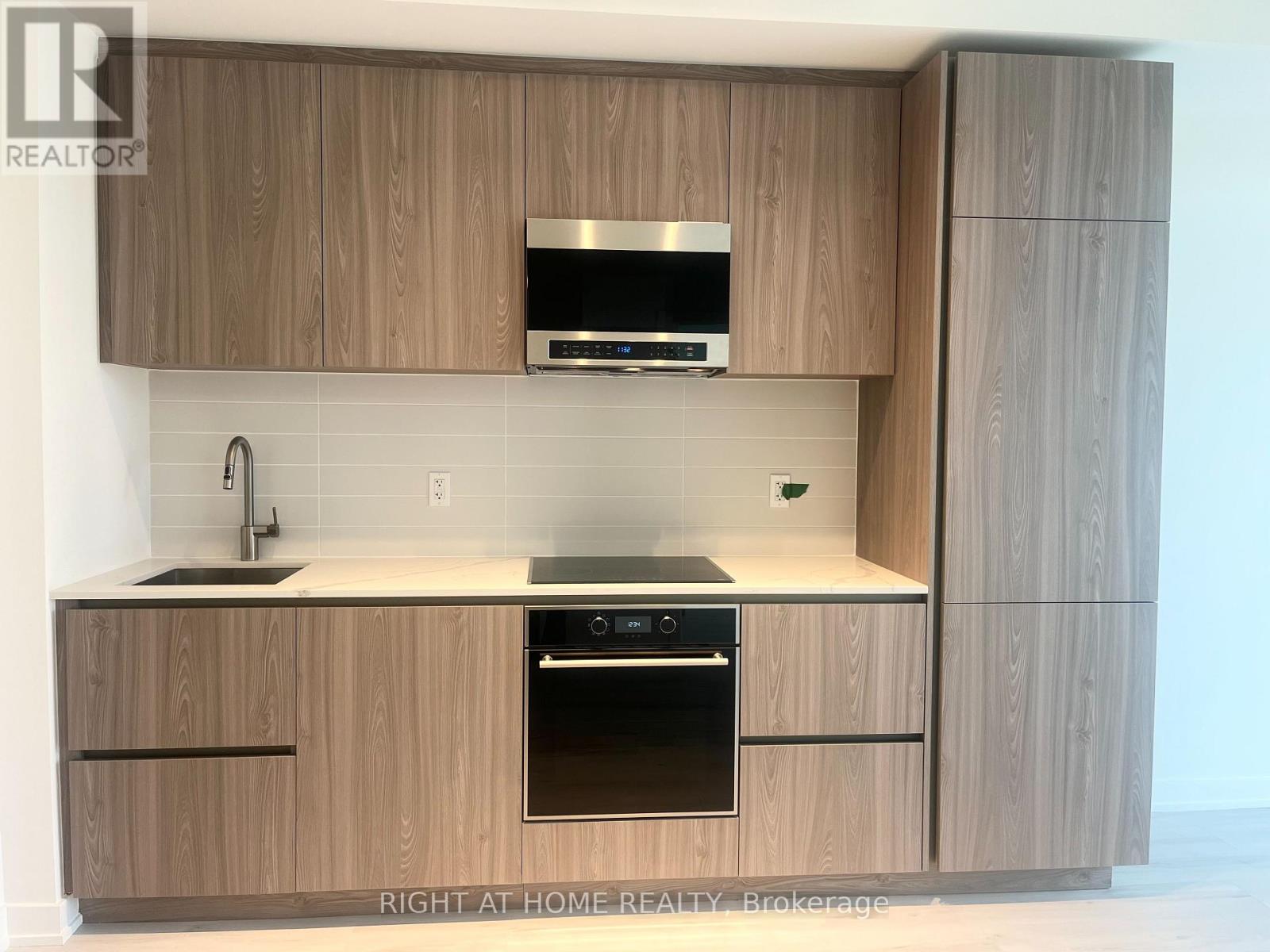 1801n - 120 Broadway Avenue, Toronto, Ontario  M4P 0E9 - Photo 3 - C12543612