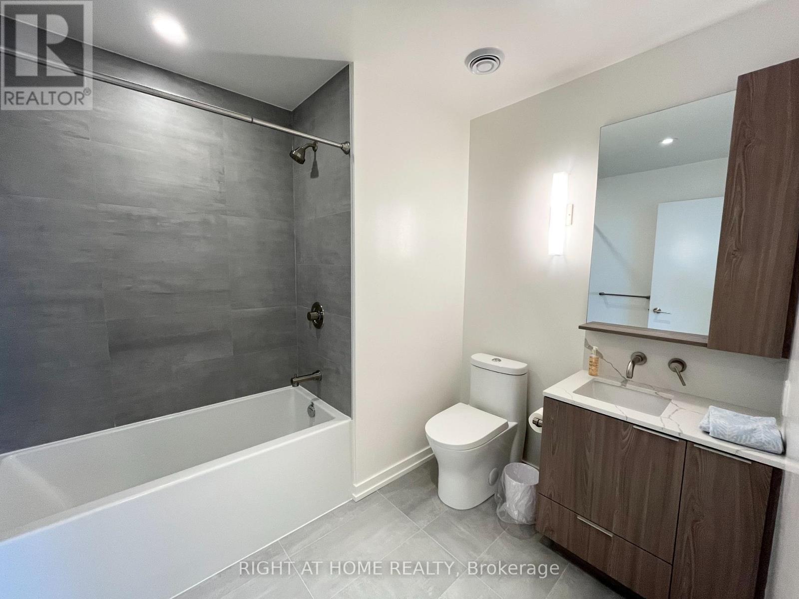 1801n - 120 Broadway Avenue, Toronto, Ontario  M4P 0E9 - Photo 9 - C12543612