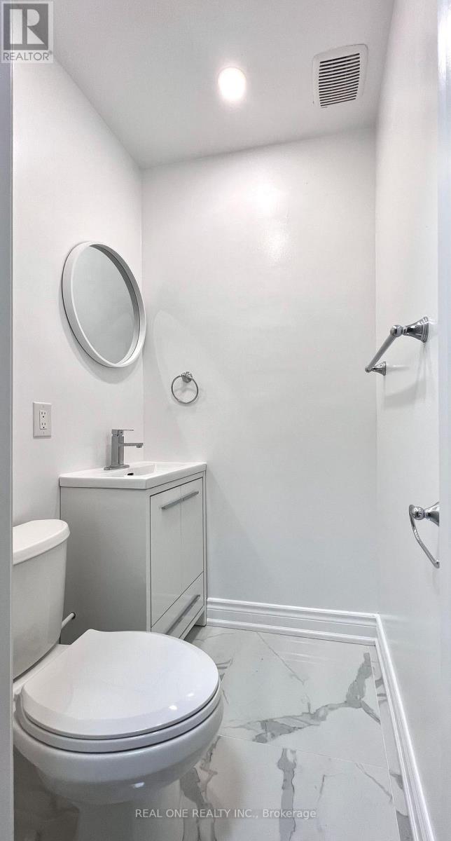 65 Dewlane Drive, Toronto, Ontario  M2R 2P9 - Photo 3 - C12543616