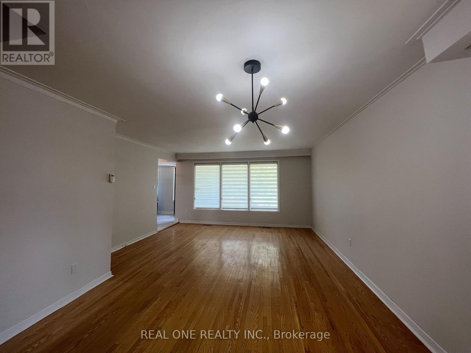 65 Dewlane Drive, Toronto, Ontario  M2R 2P9 - Photo 5 - C12543616