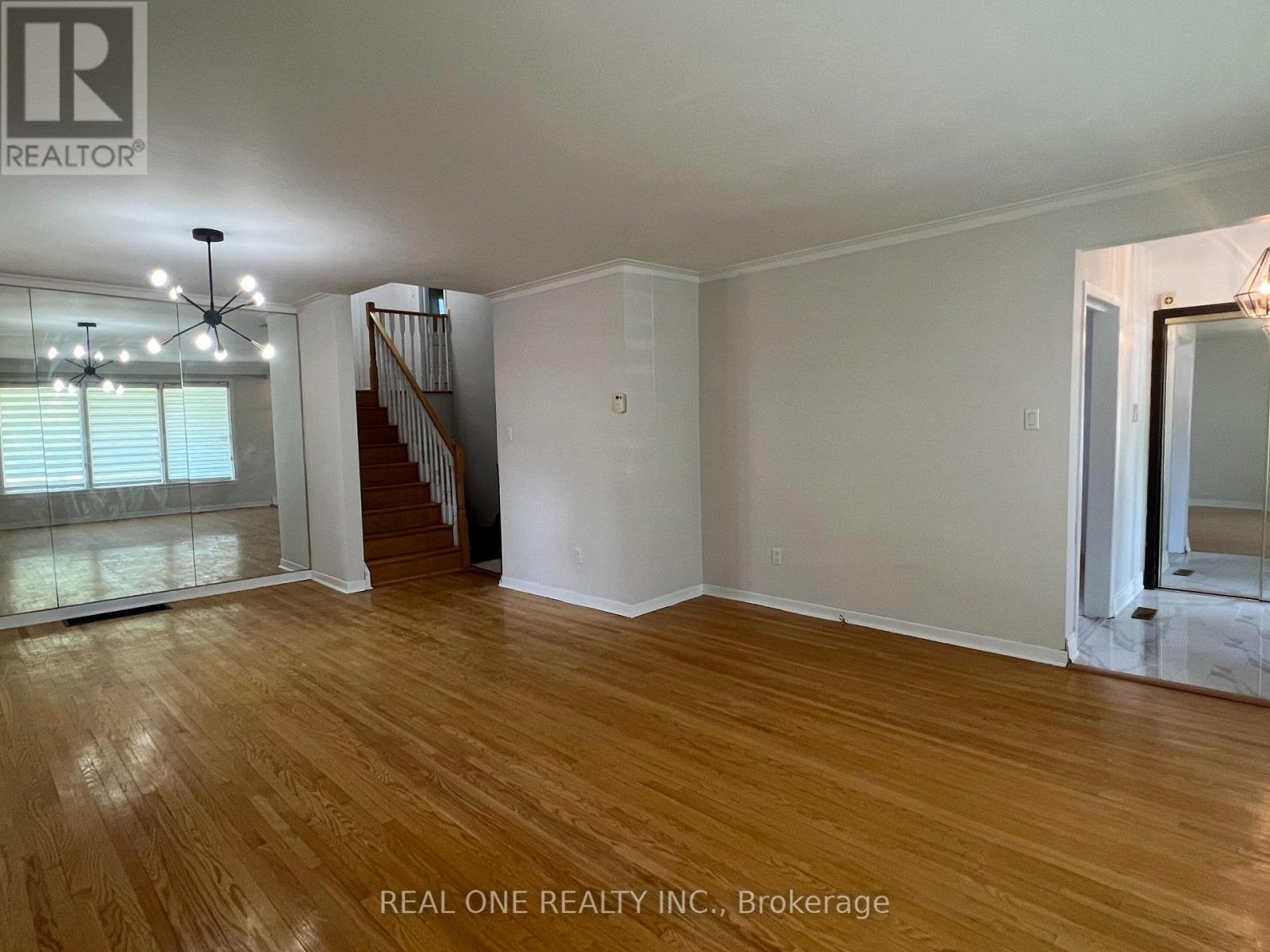 65 Dewlane Drive, Toronto, Ontario  M2R 2P9 - Photo 6 - C12543616