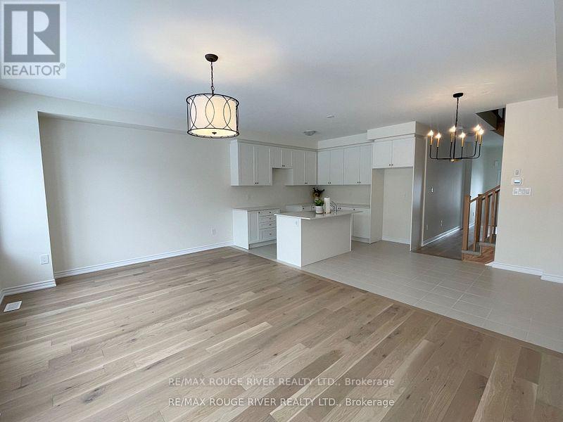 677 Ribstone Court, Oshawa, Ontario  L1K 3G7 - Photo 4 - E12543580