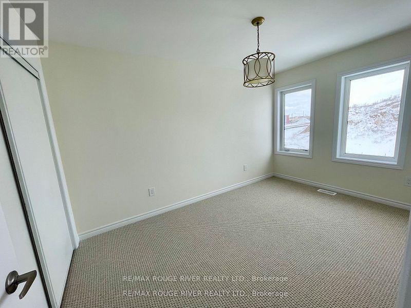 677 Ribstone Court, Oshawa, Ontario  L1K 3G7 - Photo 9 - E12543580