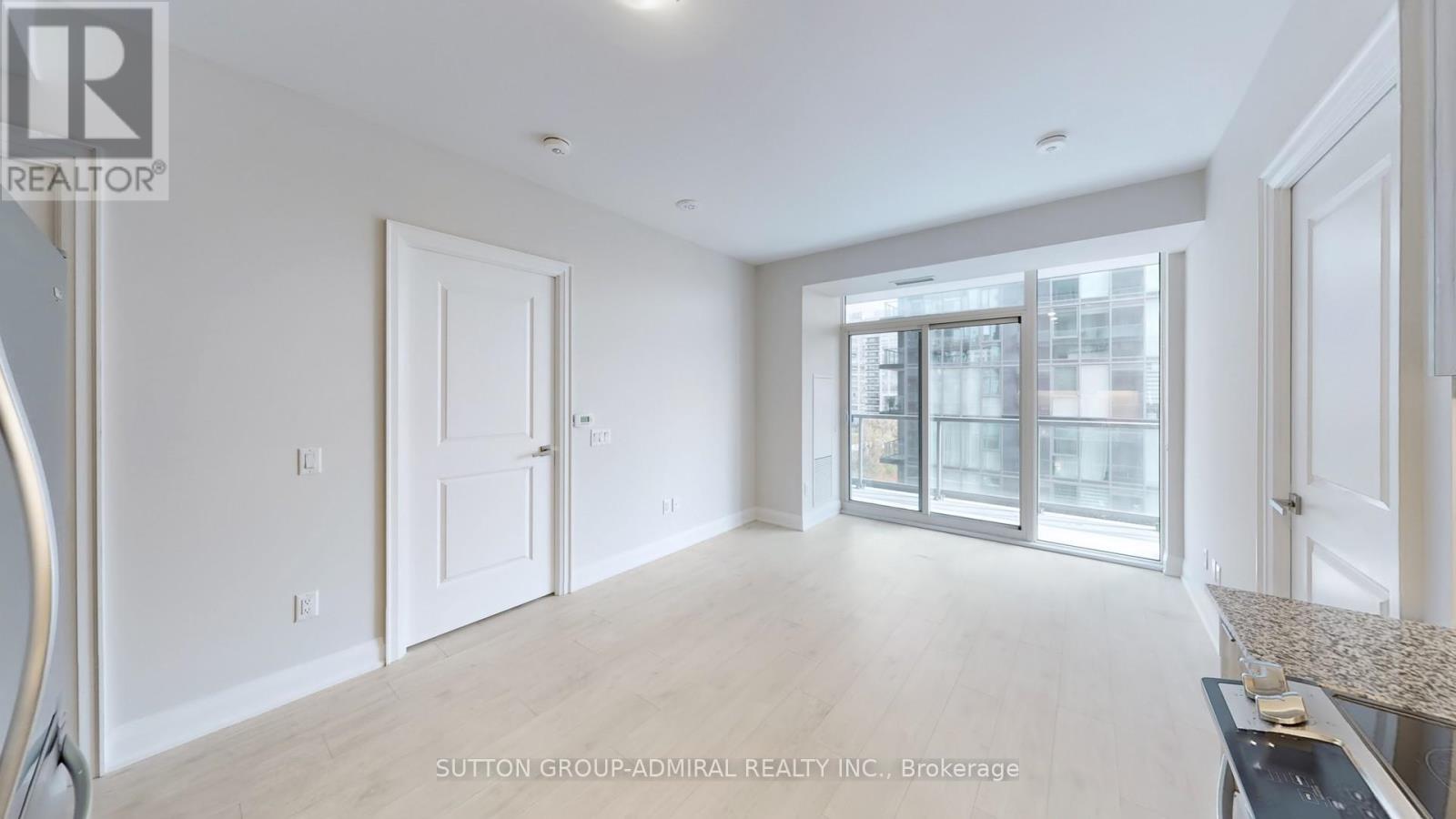 716 - 10 Gatineau Drive, Vaughan, Ontario  L4J 0L2 - Photo 6 - N12482250