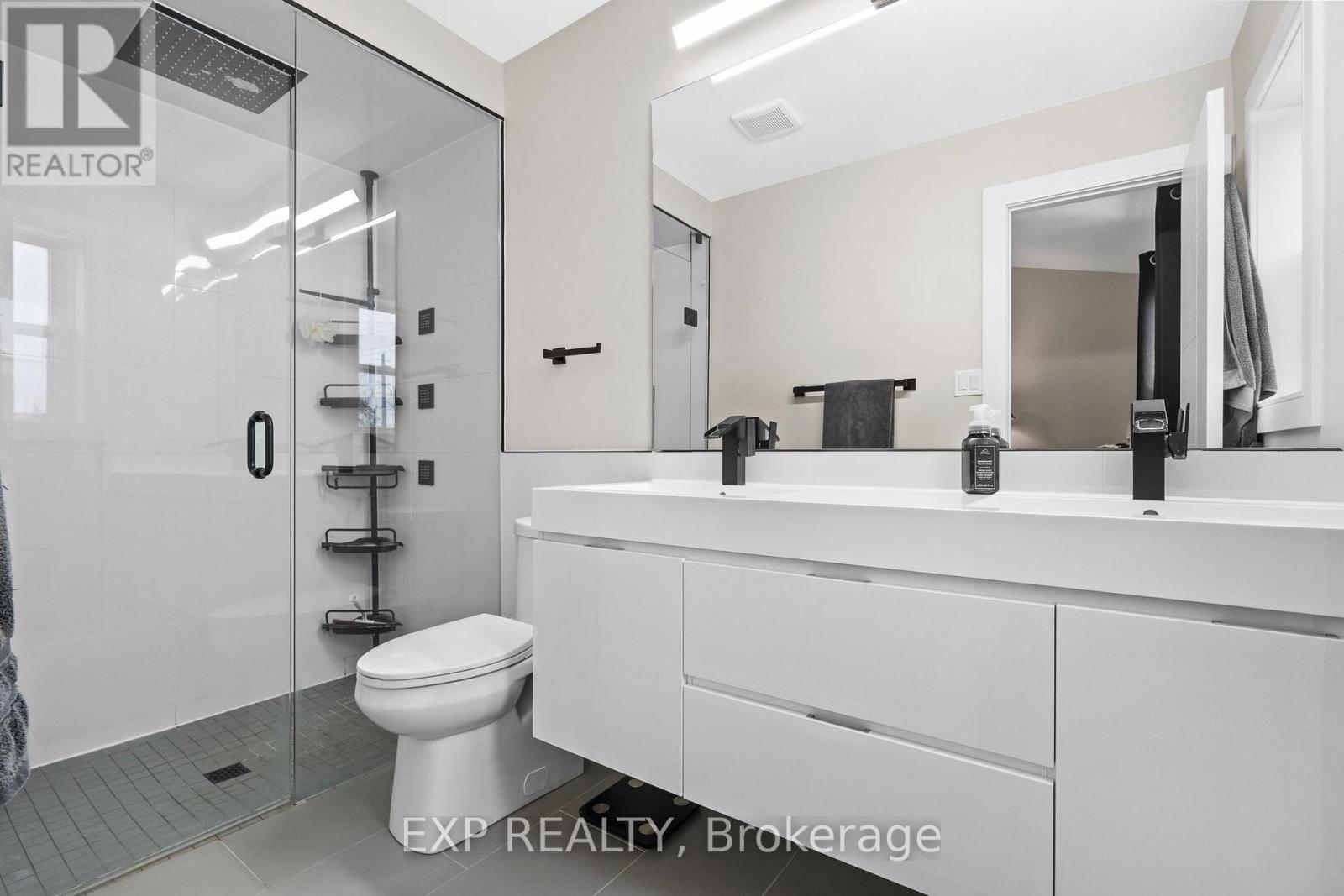 24 - 529 Winkworth Court, Newmarket, Ontario  L3Y 8R2 - Photo 17 - N12543570