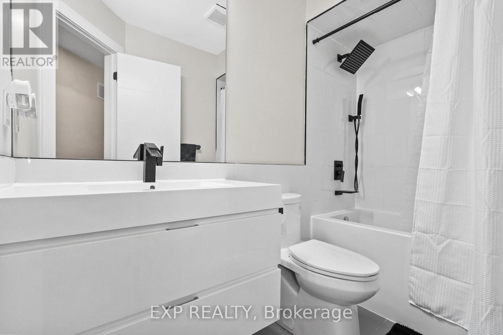 24 - 529 Winkworth Court, Newmarket, Ontario  L3Y 8R2 - Photo 18 - N12543570