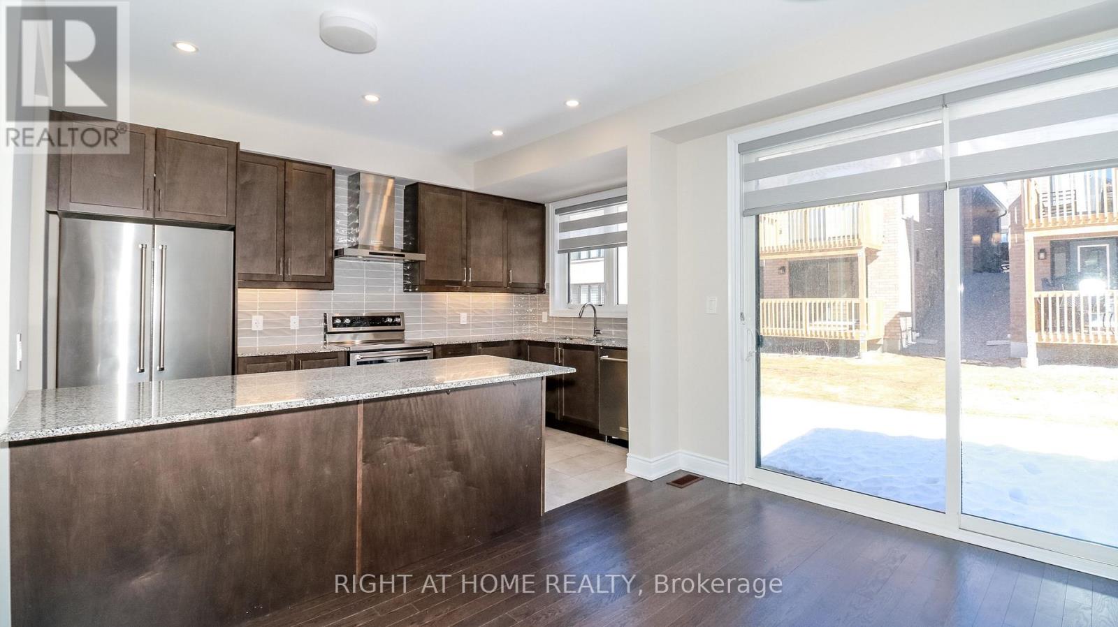 17 Periwinkle Road, Springwater, Ontario L9X 2C8 - Photo 11 - S12543578