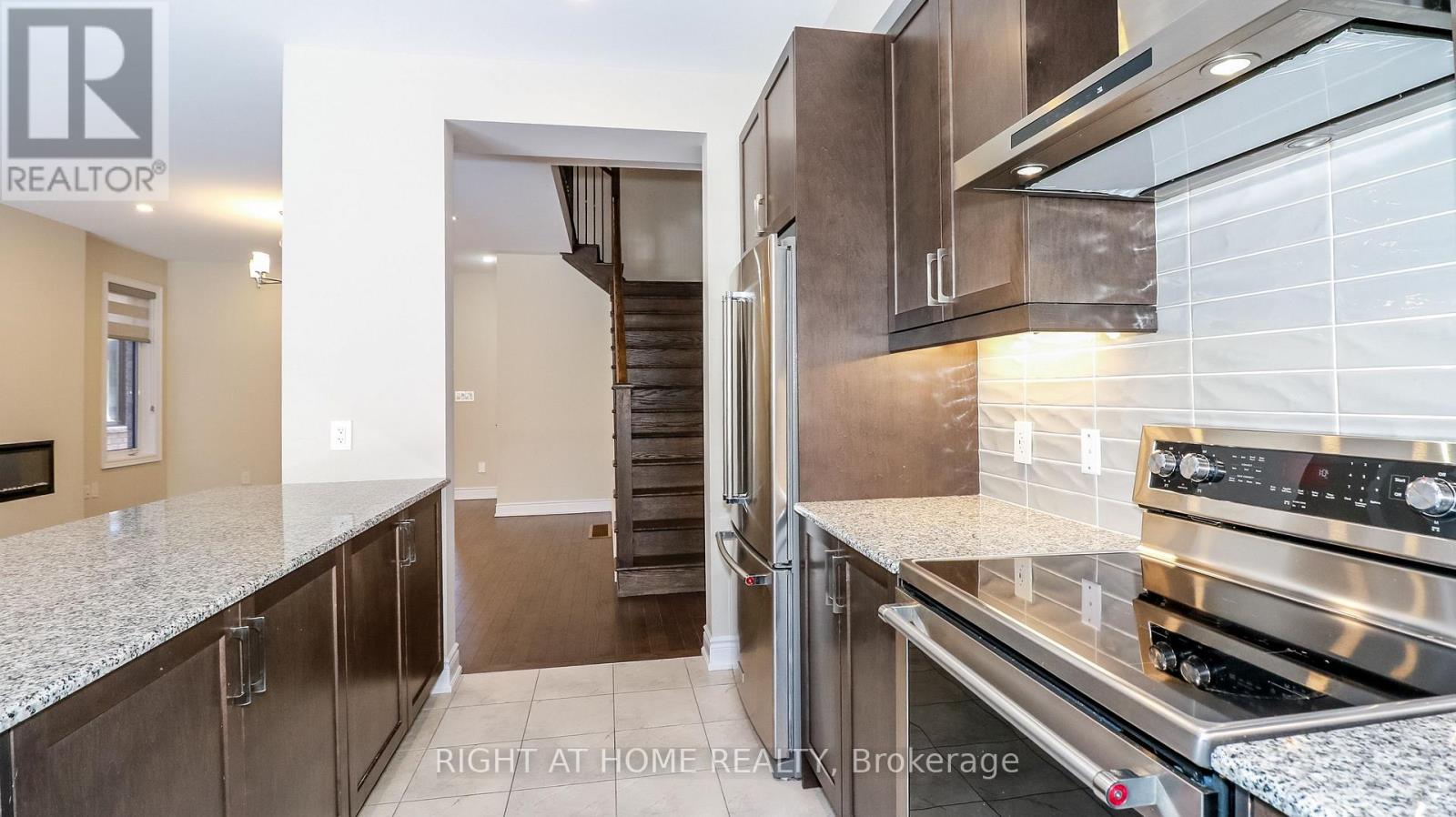 17 Periwinkle Road, Springwater, Ontario L9X 2C8 - Photo 13 - S12543578