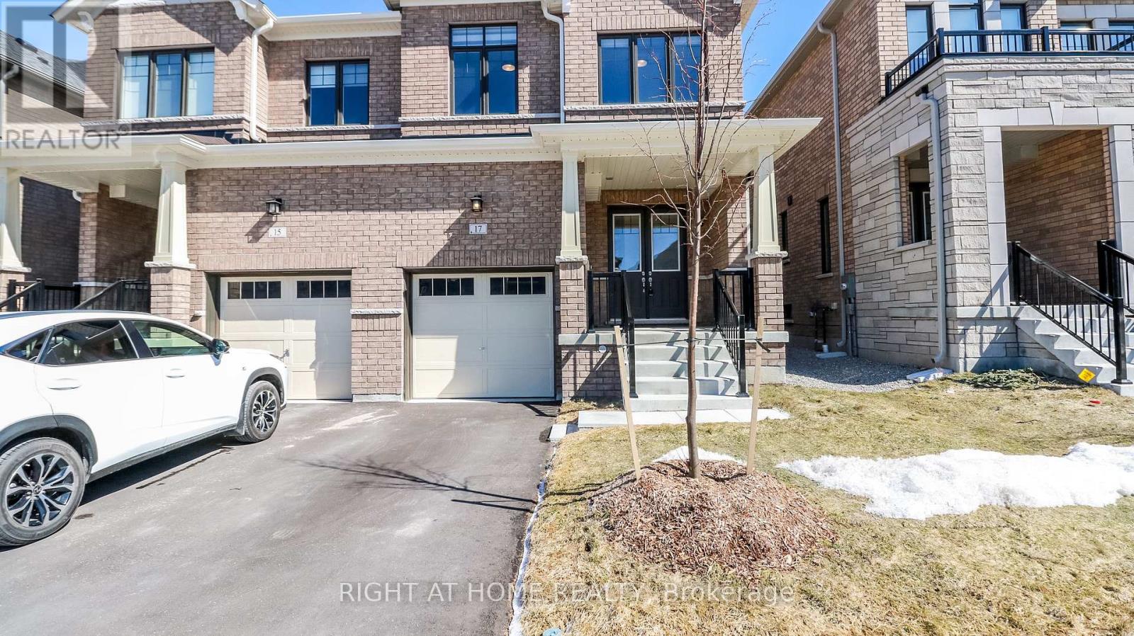 17 Periwinkle Road, Springwater, Ontario L9X 2C8 - Photo 2 - S12543578