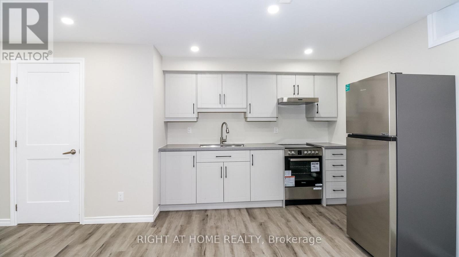 17 Periwinkle Road, Springwater, Ontario L9X 2C8 - Photo 32 - S12543578