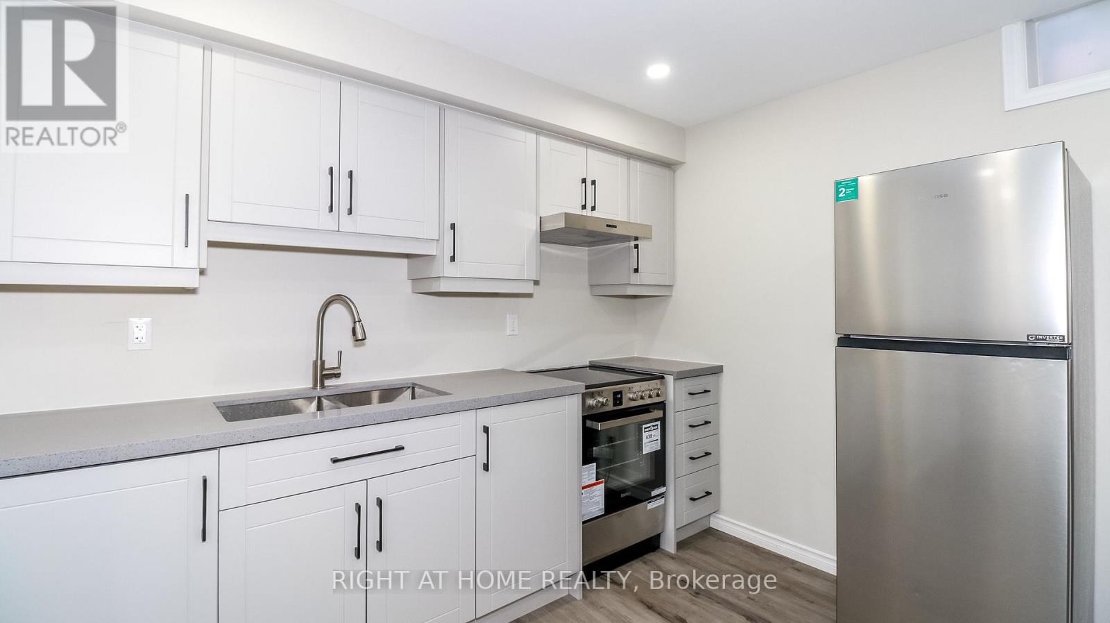 17 Periwinkle Road, Springwater, Ontario L9X 2C8 - Photo 34 - S12543578