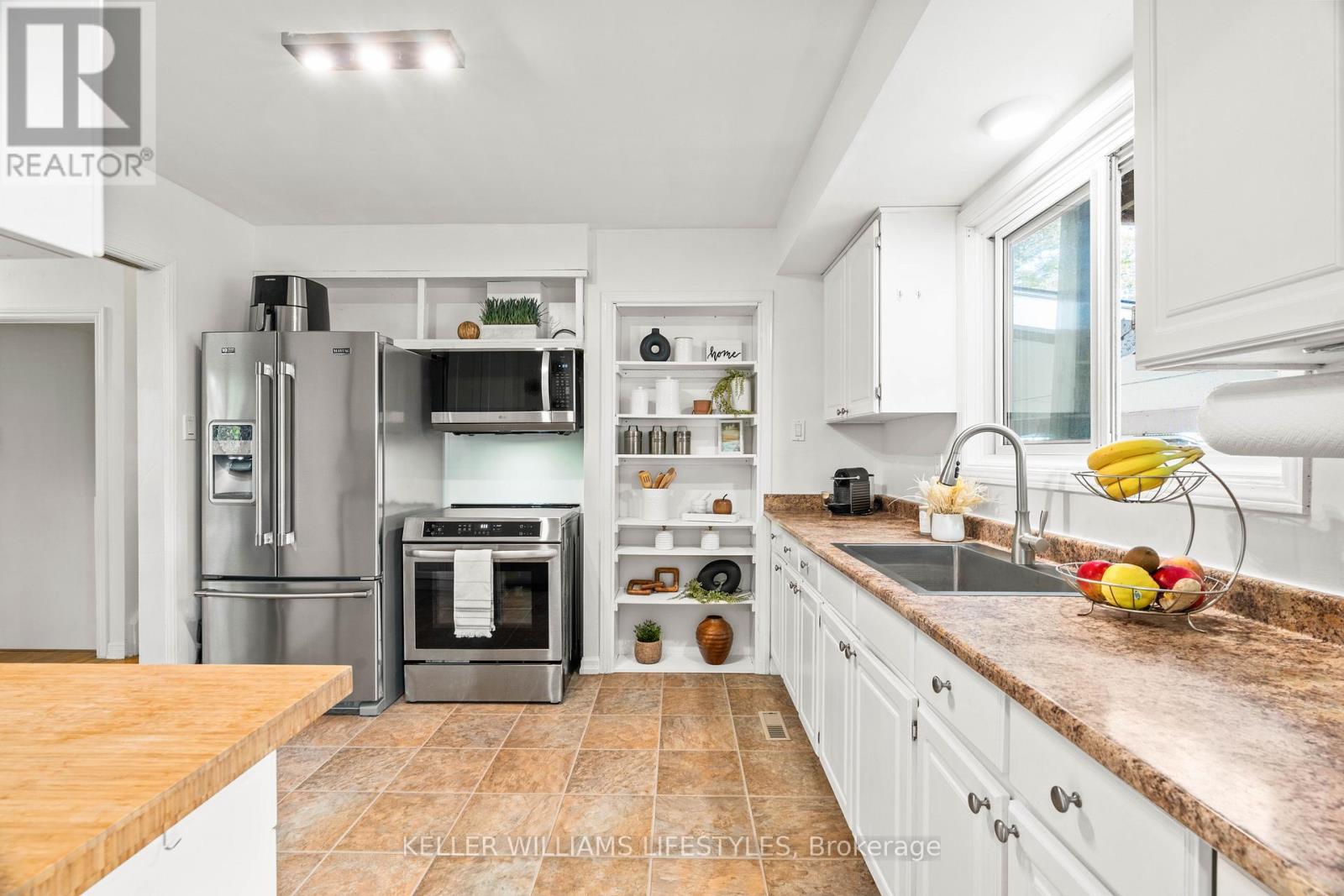 8749 Longwoods Road, Strathroy-Caradoc, Ontario  N0L 1W0 - Photo 10 - X12543644