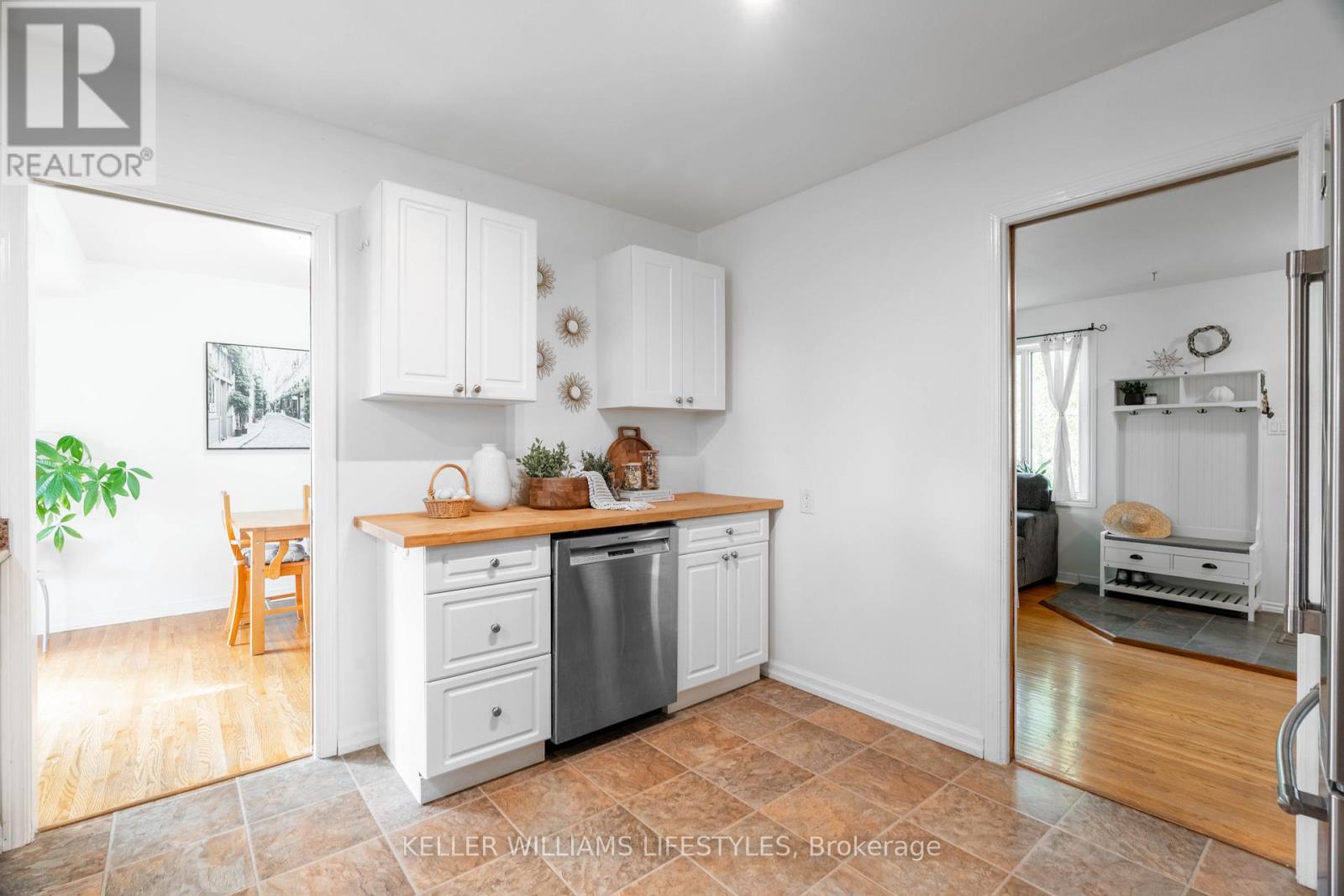 8749 Longwoods Road, Strathroy-Caradoc, Ontario  N0L 1W0 - Photo 12 - X12543644