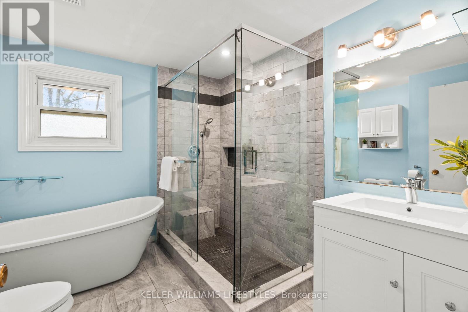 8749 Longwoods Road, Strathroy-Caradoc, Ontario  N0L 1W0 - Photo 13 - X12543644