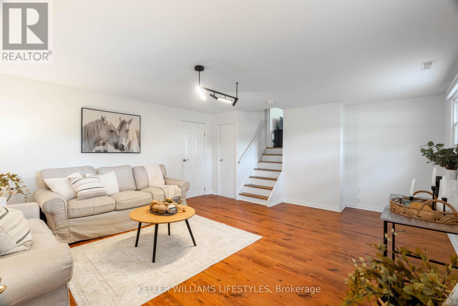 8749 Longwoods Road, Strathroy-Caradoc, Ontario  N0L 1W0 - Photo 20 - X12543644