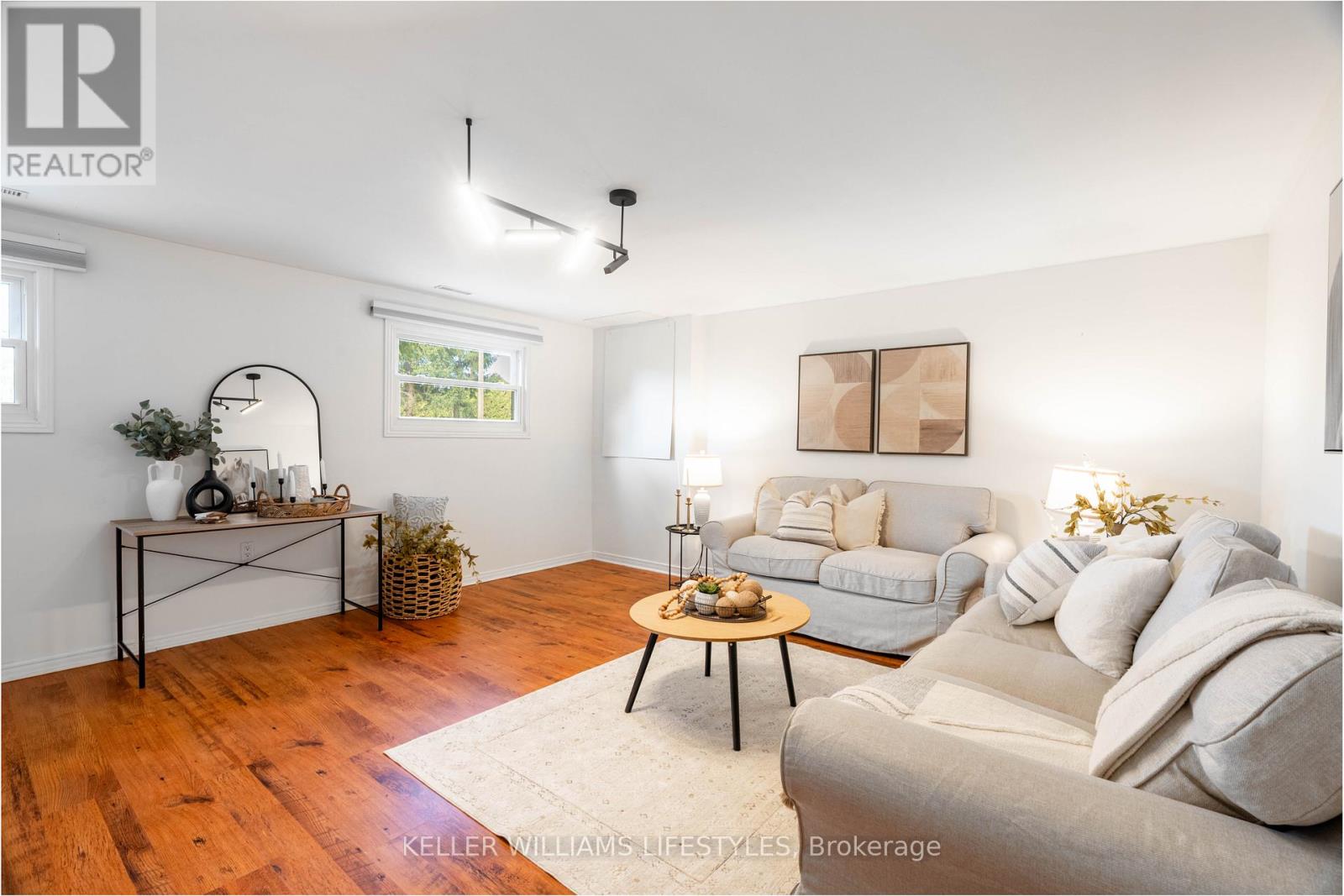 8749 Longwoods Road, Strathroy-Caradoc, Ontario  N0L 1W0 - Photo 21 - X12543644