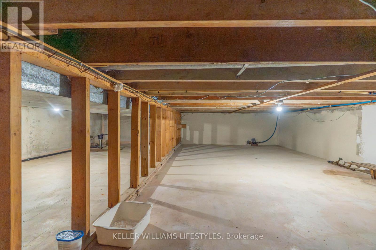 8749 Longwoods Road, Strathroy-Caradoc, Ontario  N0L 1W0 - Photo 23 - X12543644