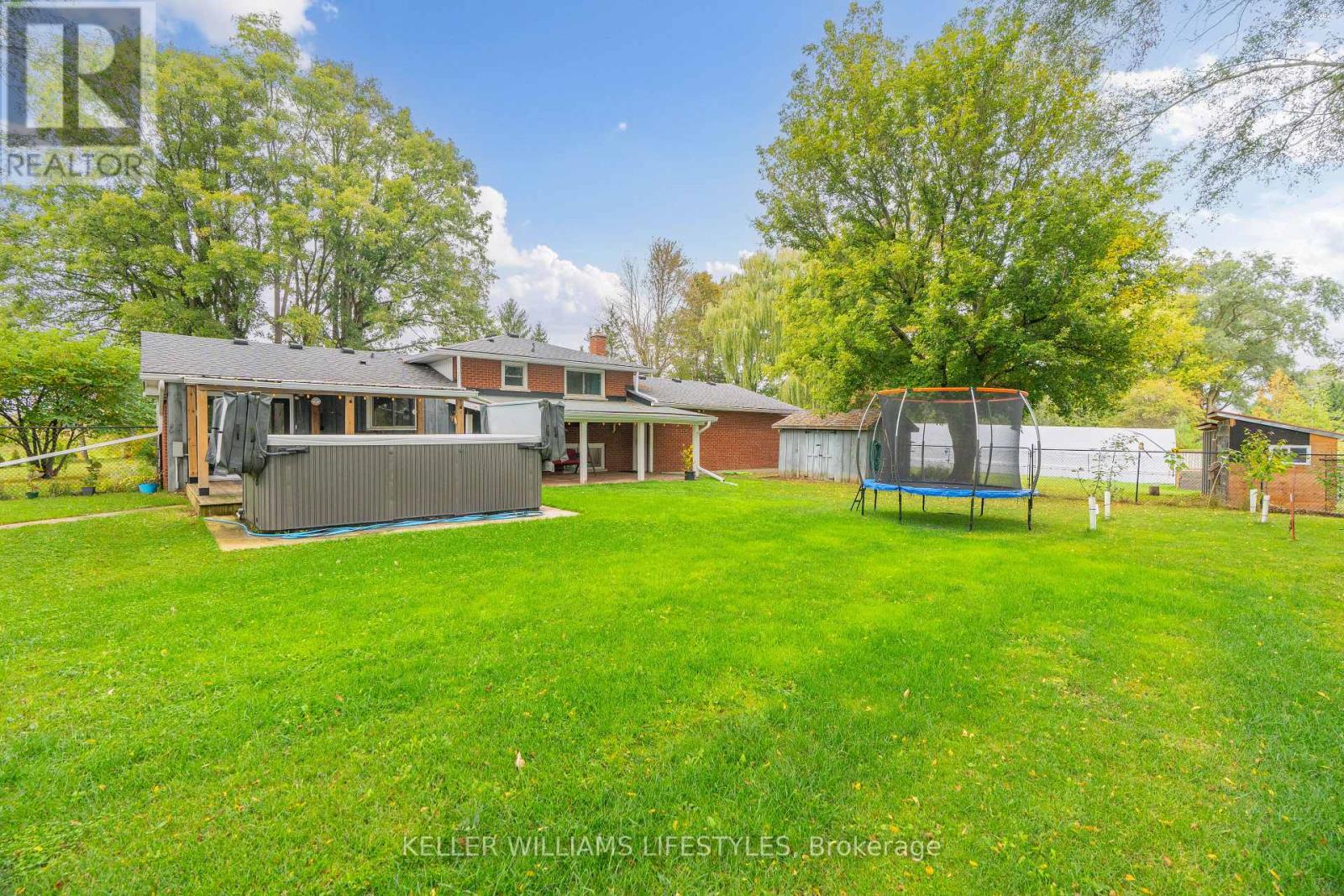 8749 Longwoods Road, Strathroy-Caradoc, Ontario  N0L 1W0 - Photo 28 - X12543644