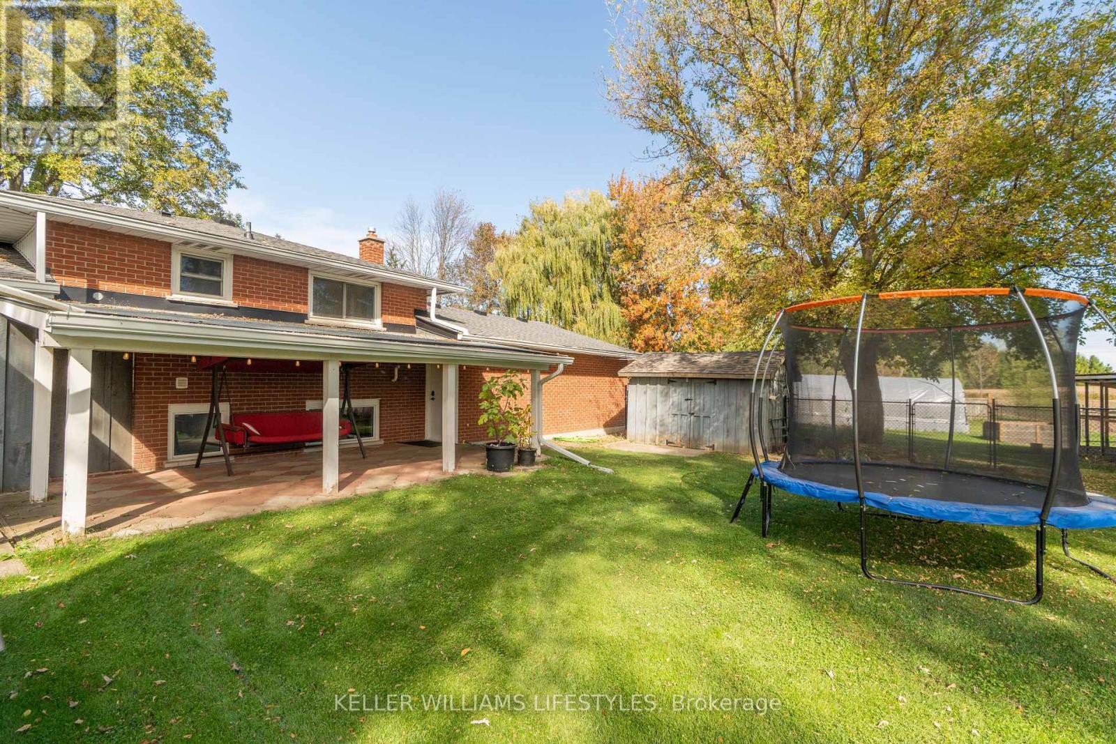 8749 Longwoods Road, Strathroy-Caradoc, Ontario  N0L 1W0 - Photo 29 - X12543644