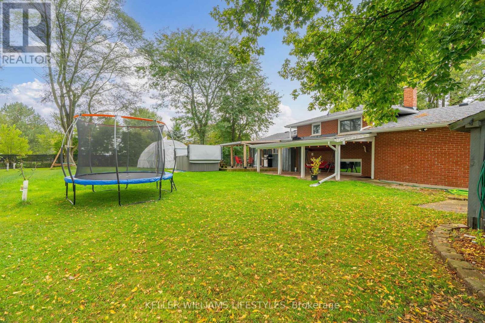 8749 Longwoods Road, Strathroy-Caradoc, Ontario  N0L 1W0 - Photo 31 - X12543644