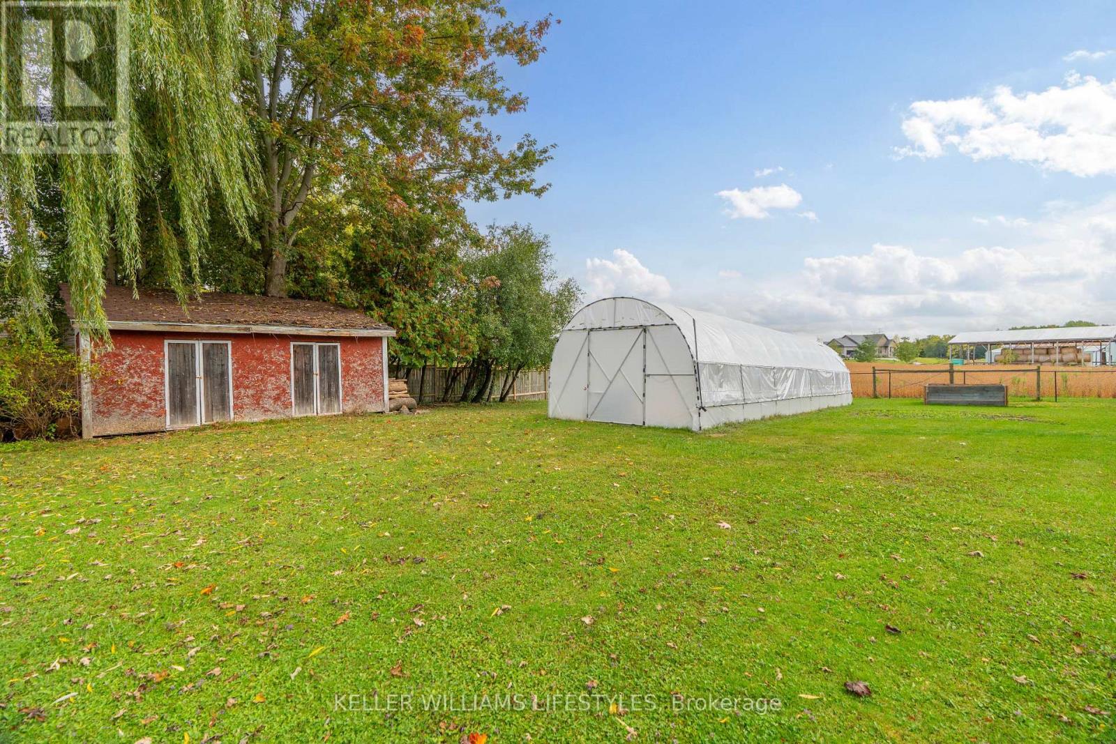 8749 Longwoods Road, Strathroy-Caradoc, Ontario  N0L 1W0 - Photo 40 - X12543644