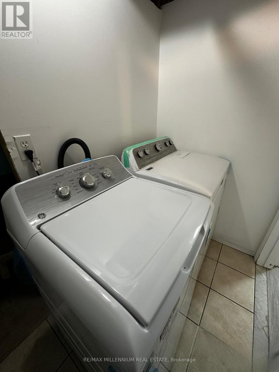 Bsmt - 1433 Daniel Creek Road, Mississauga, Ontario  L5V 1T8 - Photo 18 - W12543556