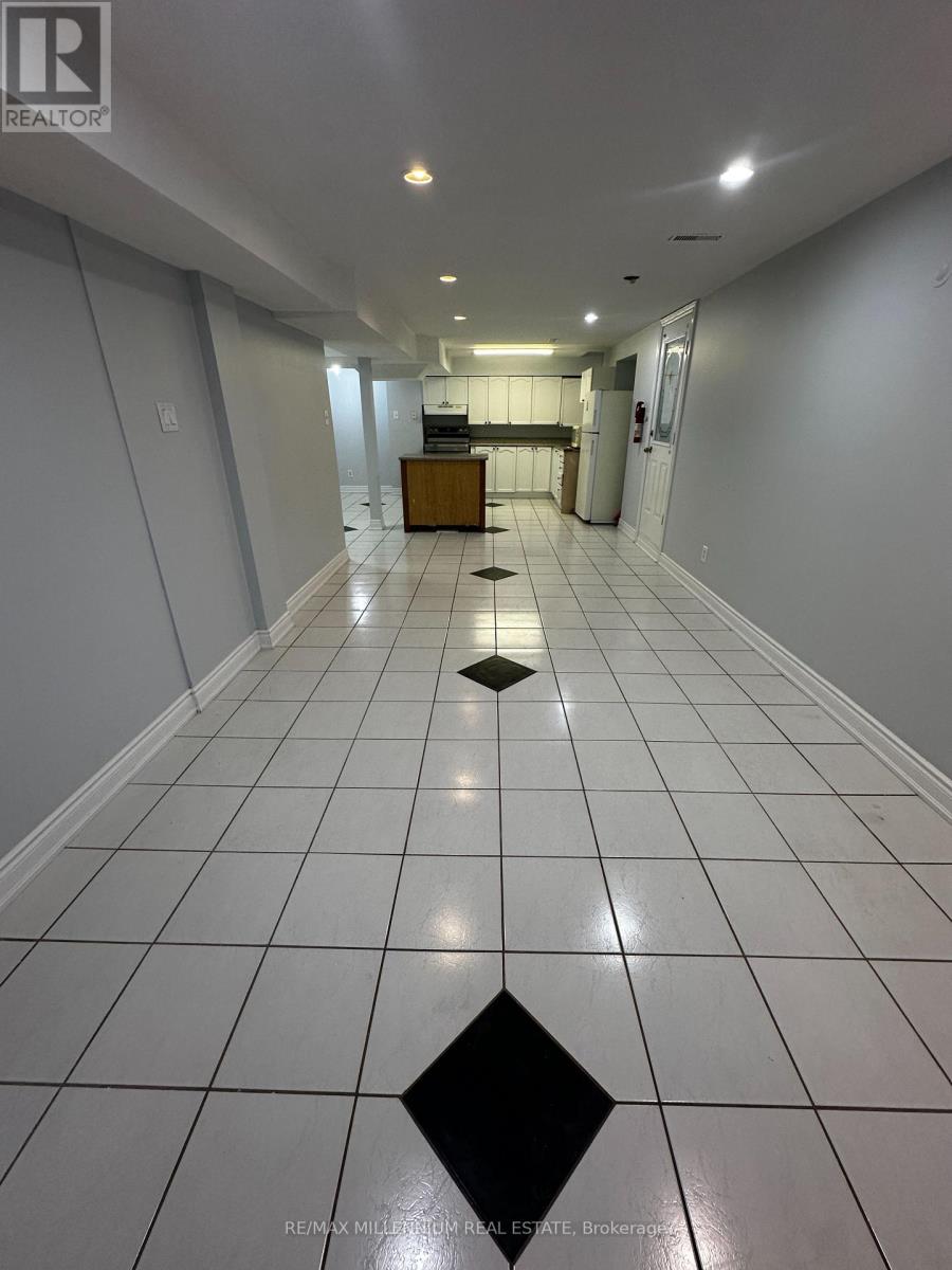 Bsmt - 1433 Daniel Creek Road, Mississauga, Ontario  L5V 1T8 - Photo 3 - W12543556