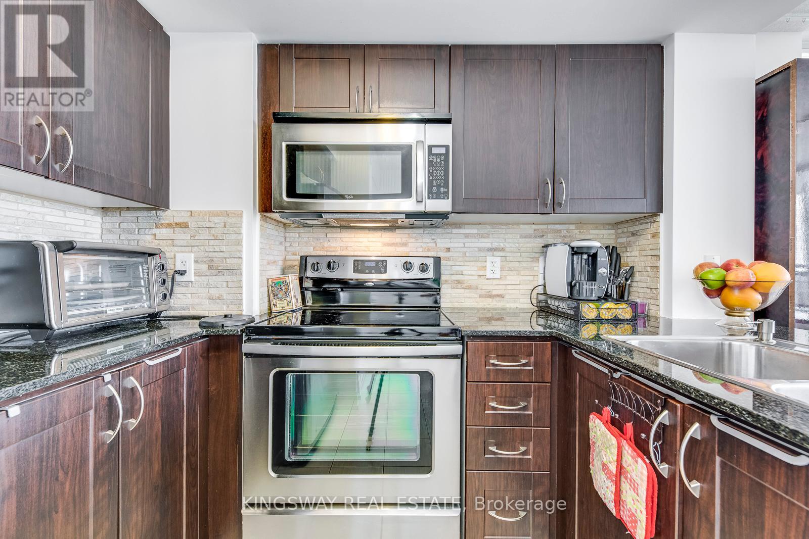 905 - 1060 Sheppard Avenue W, Toronto, Ontario  M3J 0G7 - Photo 17 - W12543564