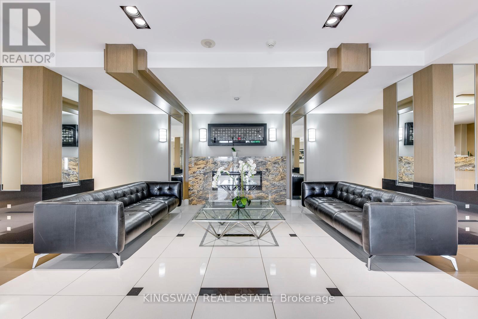 905 - 1060 Sheppard Avenue W, Toronto, Ontario  M3J 0G7 - Photo 3 - W12543564