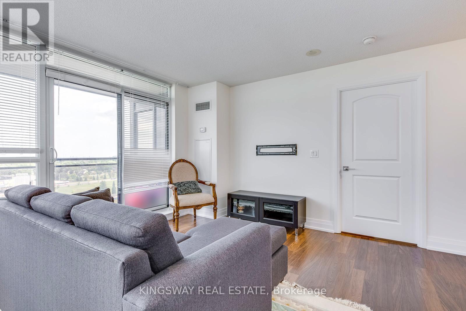 905 - 1060 Sheppard Avenue W, Toronto, Ontario  M3J 0G7 - Photo 5 - W12543564