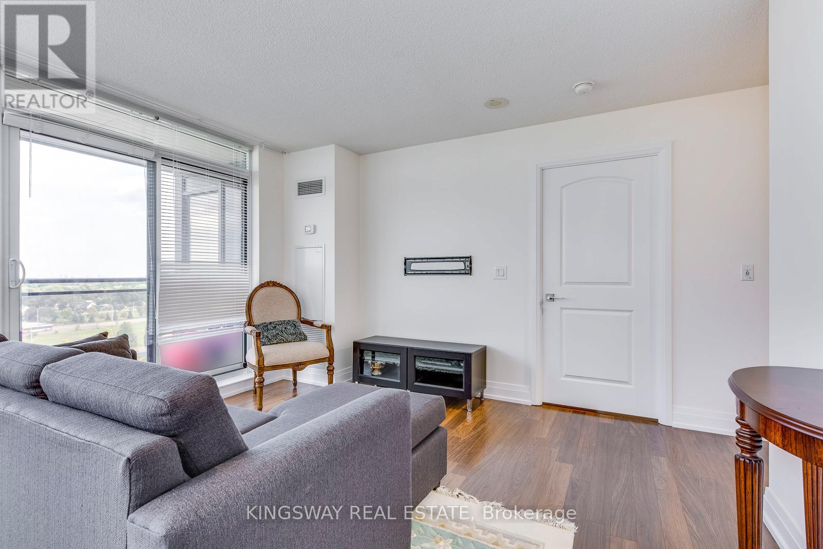 905 - 1060 Sheppard Avenue W, Toronto, Ontario  M3J 0G7 - Photo 6 - W12543564